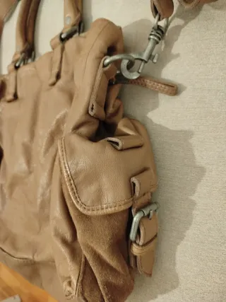 Bolso de piel marrón