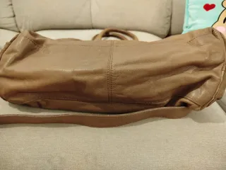 Bolso de piel marrón