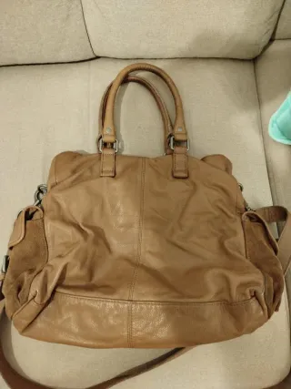 Bolso de piel marrón