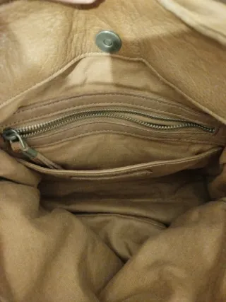 Bolso de piel marrón