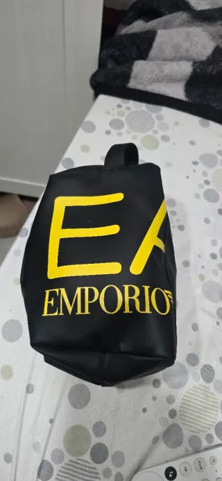 Neceser Emporio Armani Negro y Amarillo