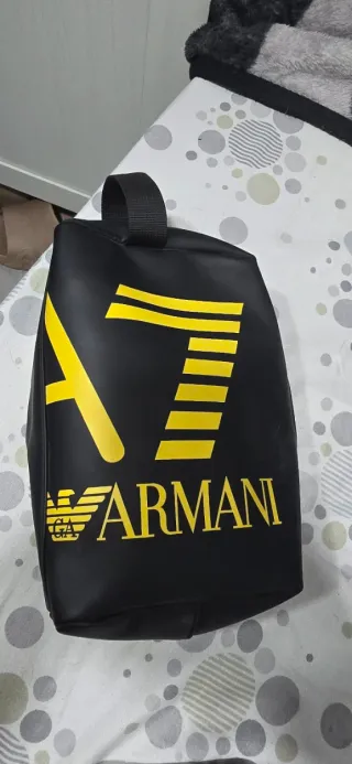 Neceser Emporio Armani Negro y Amarillo