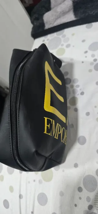 Neceser Emporio Armani Negro y Amarillo
