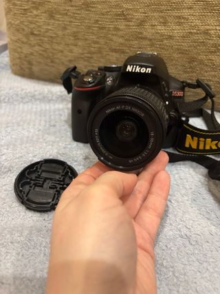 Cámara Nikon D5300 + Objetivo 18-55mm +Tripode