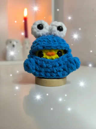 Mini Pollo Disfrazado Monstruo Come Galletas