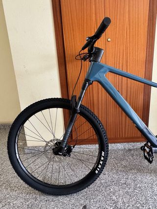 Bicicleta Focus Raven 8.7 carbono