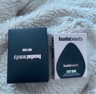 Huda Beauty Puff Case y Esponja