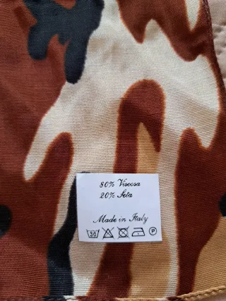 Sciarpa in viscosa e seta camouflage