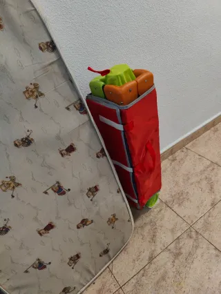 Cuna de viaje plegable