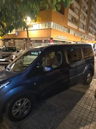 Alquiler Furgoneta 7plazas Viajes privados etc.