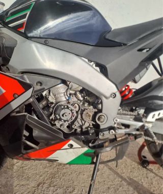 Aprilia RS4 Moto Deportiva Negra
