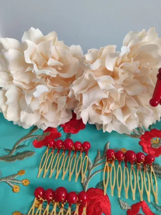 Conjunto Flamenca Pendientes y Peinetas