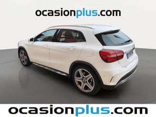 Mercedes-Benz GLA 180 90 kW (122 CV)