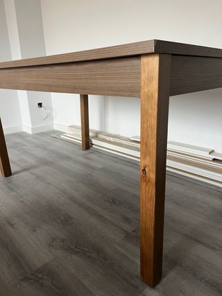 Mesa de comedor grande de madera
