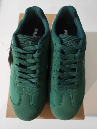 Zapatillas Fila Verdes y Blancas