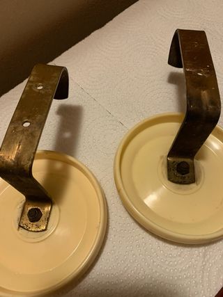 2 Appendiabiti Ottone e Bachelite Bianca