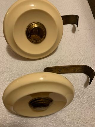 2 Appendiabiti Ottone e Bachelite Bianca