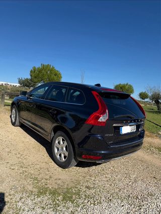 Volvo XC60 2015 D4 2.0 190cv Azul - Cuero negro