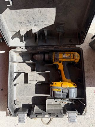 Taladro DeWalt 18V con maletín