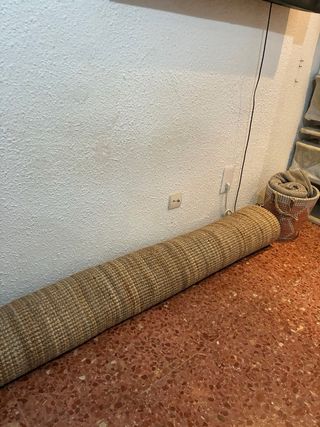 Alfombra grande de yute beige y marrón