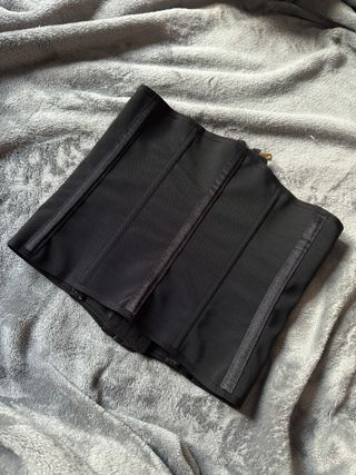 Faja Cinturilla Negra con Cremallera Dorada