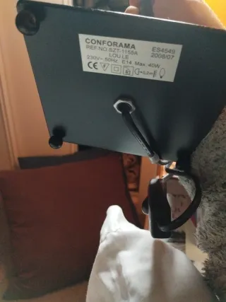 Dos lámparas de mesa. Conforama.