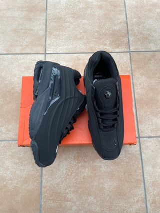 Nike Hot Step 2 Talla 41 Negras