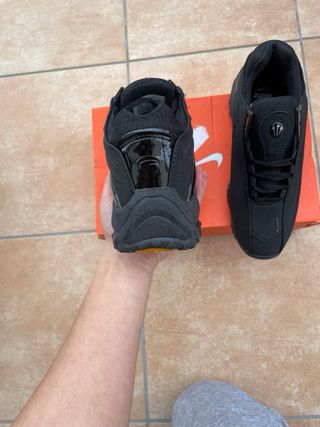 Nike Hot Step 2 Talla 41 Negras