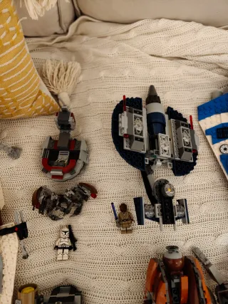 Lote LEGO Star Wars Figuras(+20) y Sets