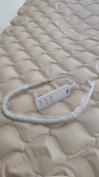 Cama articulada metálica