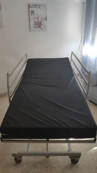 Cama articulada metálica