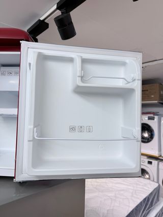 Nevera Corberó Roja Pequeña