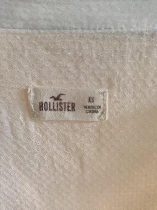 Blusa Hollister blanca manga larga