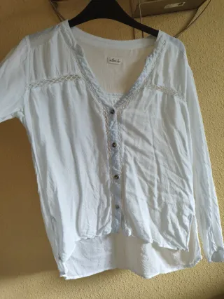 Blusa Hollister blanca manga larga