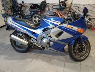 Kawasaki ZZR 600 - Moto deportiva