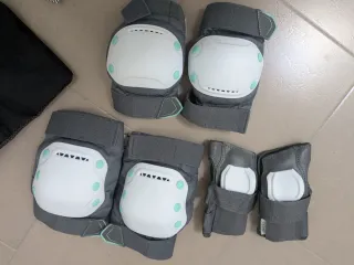 Patines en línea Oxelo Fit500 T 40 + Protecciones