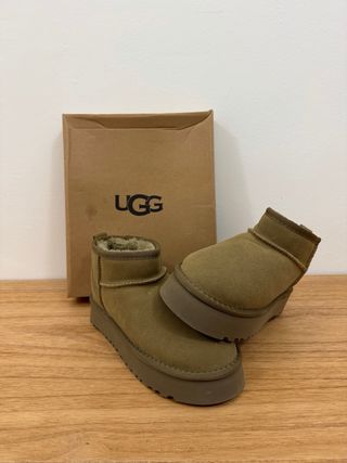 Botines UGG Dakota Verde Oliva