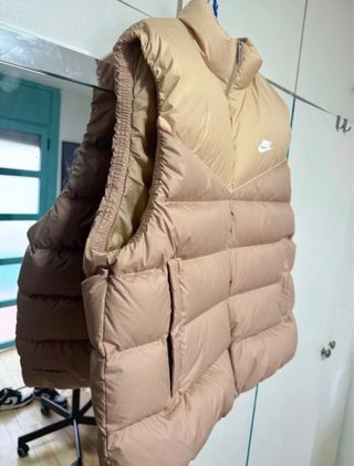 Chaleco Nike Beige Talla XL Nuevo sin uso