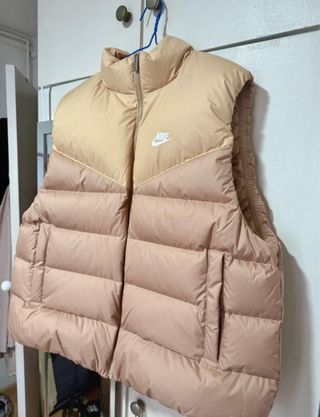 Chaleco Nike Beige Talla XL Nuevo sin uso