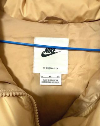Chaleco Nike Beige Talla XL Nuevo sin uso