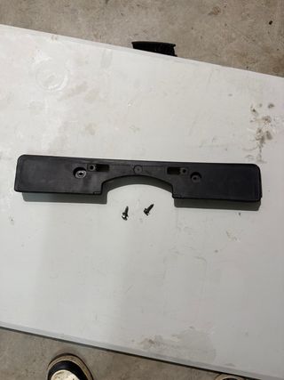 Soporte matrícula Toyota Prius ZVW30