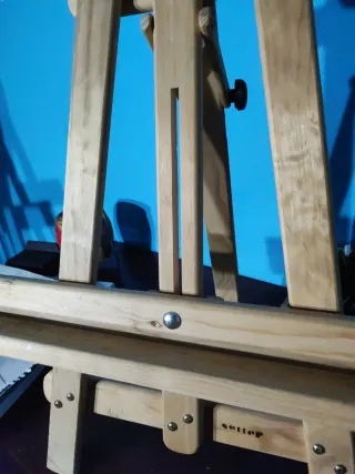 Caballete de madera para pintar