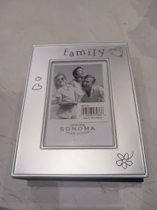 Marco de fotos familiar Sonoma Home Goods