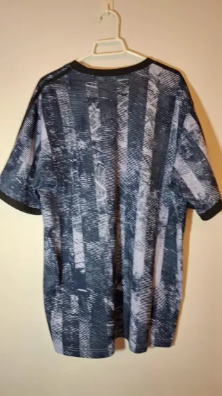 Camiseta Adidas Talla L Estampada