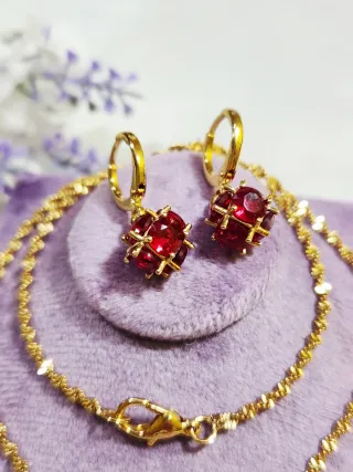 Conjunto Acero Bañado Oro Piedras Burdeos