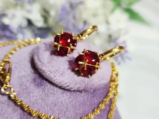 Conjunto Acero Bañado Oro Piedras Burdeos
