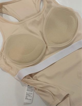 Top Alo Yoga Beige