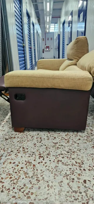 Sofá beige y marrón 2 plazas