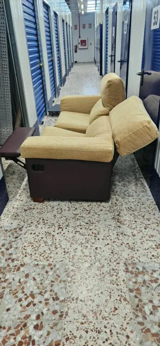 Sofá beige y marrón 2 plazas