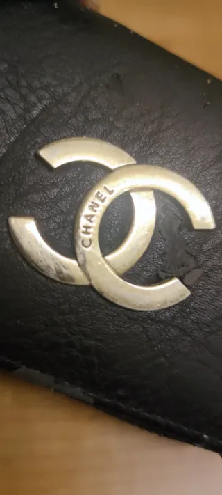 Cartera Chanel Negra y Dorada